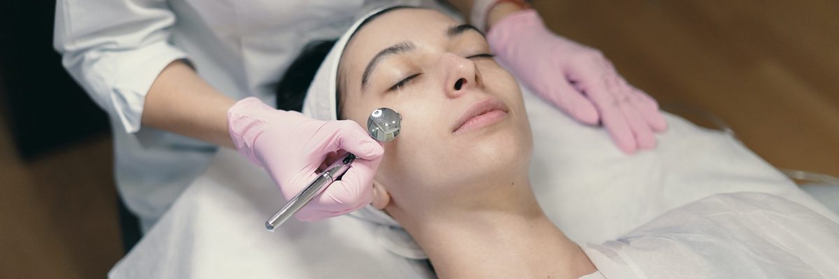 Rejuvenating facial treatment